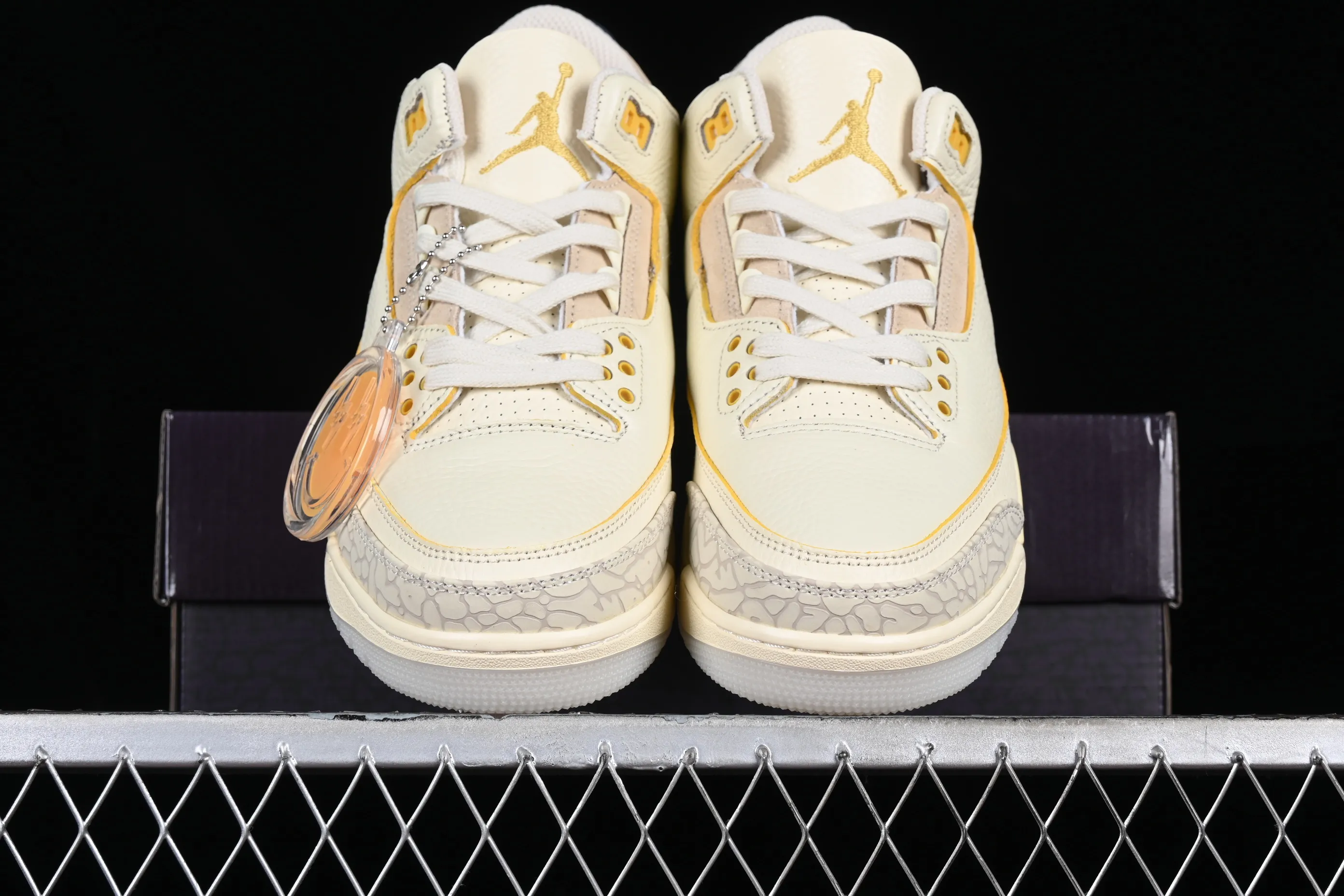 All categories Air Jordan Jordan series basketball shoes Air Jordan 3 cost-effective version J.Balvin x Air Jordan 3 Retro AJ3 Joe 3 rainbow gradient FN0344-901